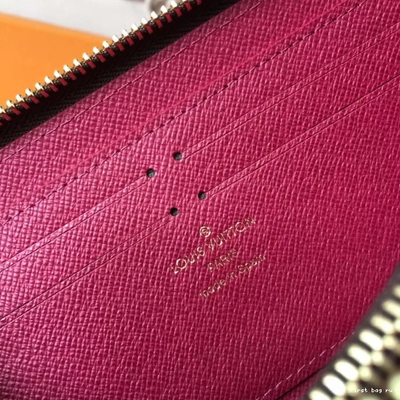 First bag ru Vuitton CHANELEMENCE wallet Louis 0711
